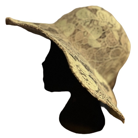 Sage green lace Easter/Church hat last photo shows accurate color. - Picture 2 of 4